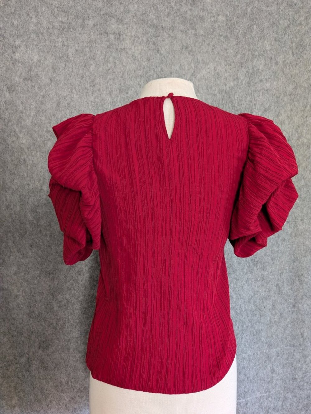 THML Puff Short Sleeve Blouse Garnet Size Small - Picture 3 of 9